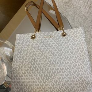 Michael Kors Signature Printed Handbag